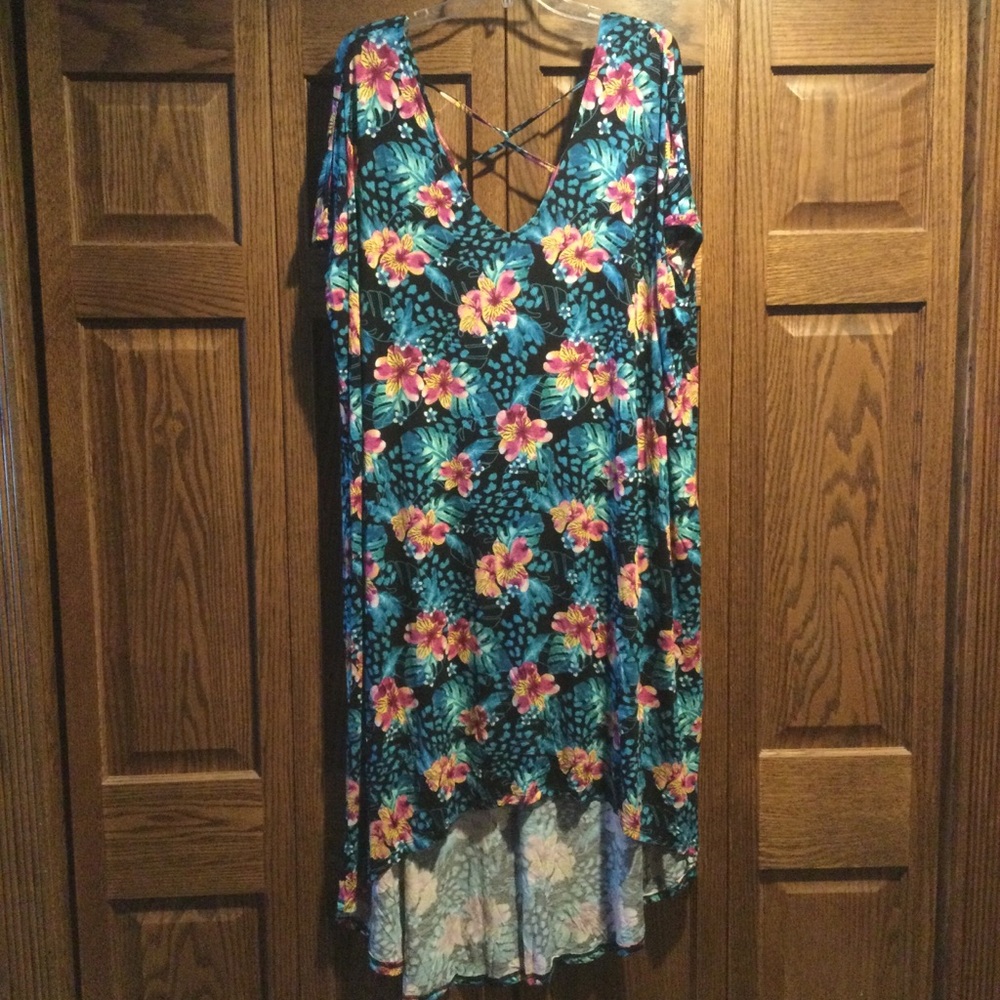 Swimsuits For All NWT High-Low Swim Coverup, Plus size 26/28